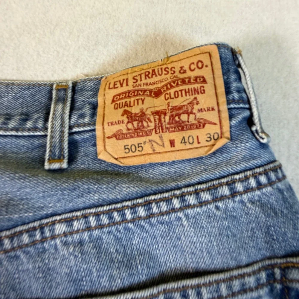 Levis 505 Regular Fit Mens Medium Wash Blue Straight Leg Denim Jeans 40x30